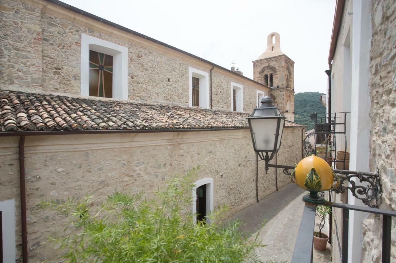 La Casa Incantata Rocca Imperiale Ngoại thất bức ảnh